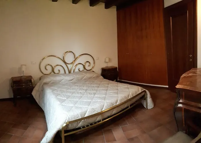 Πανσιόν Bb Il Re Reginella 4*