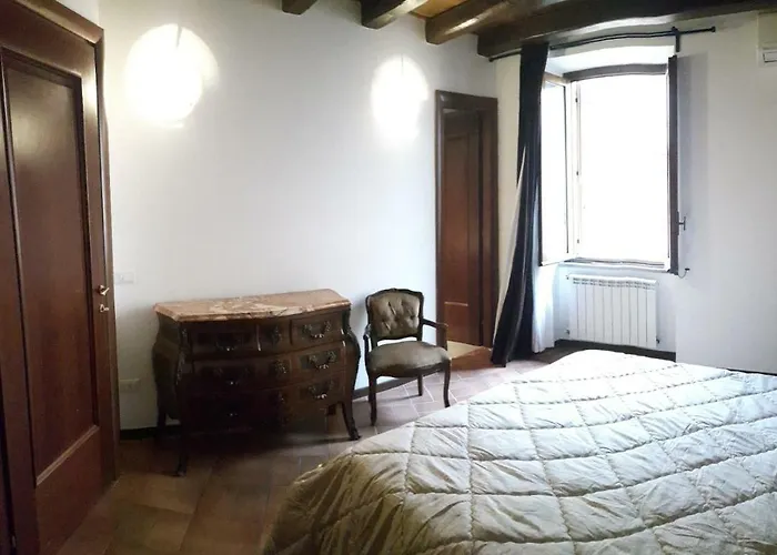 Πανσιόν Bb Il Re Reginella