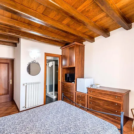 Bb Il Re Reginella 3* Róma